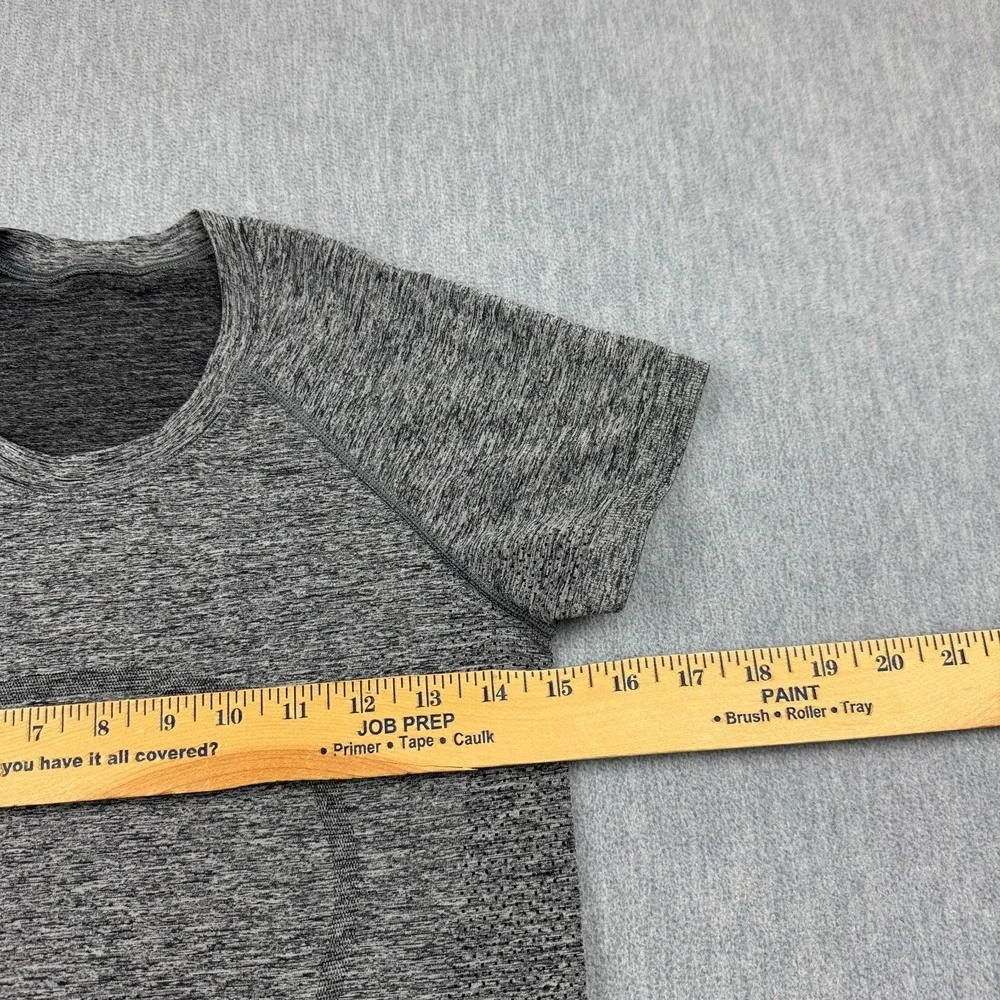 Lululemon Shirt Womens 6 Gray‎ Heather Swiftly Tech Yoga Gym Short Sleeve Active
